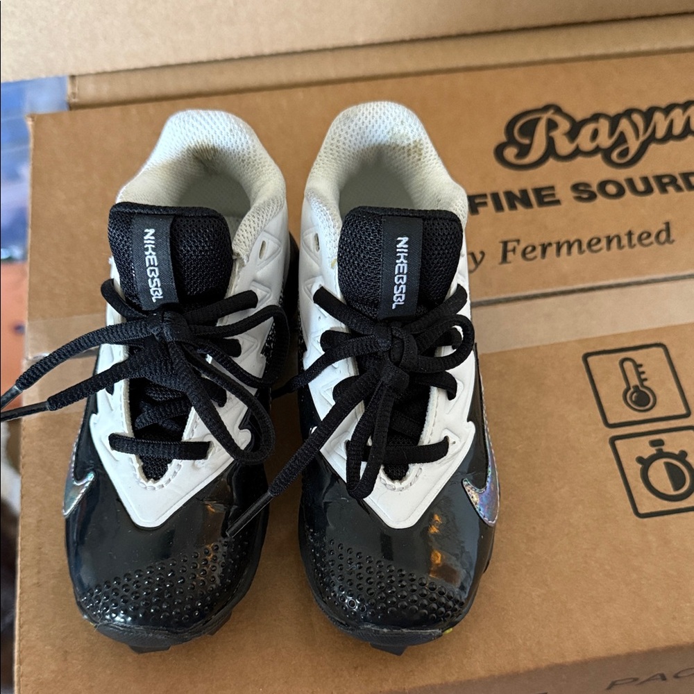 Nike Kids Black and White Cleats with Iridescent Swoosh - Picture 2 of 7